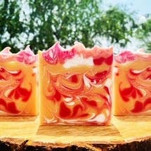 Savon Peach Magnolia et Framboise pour la vente par Bully Soaps