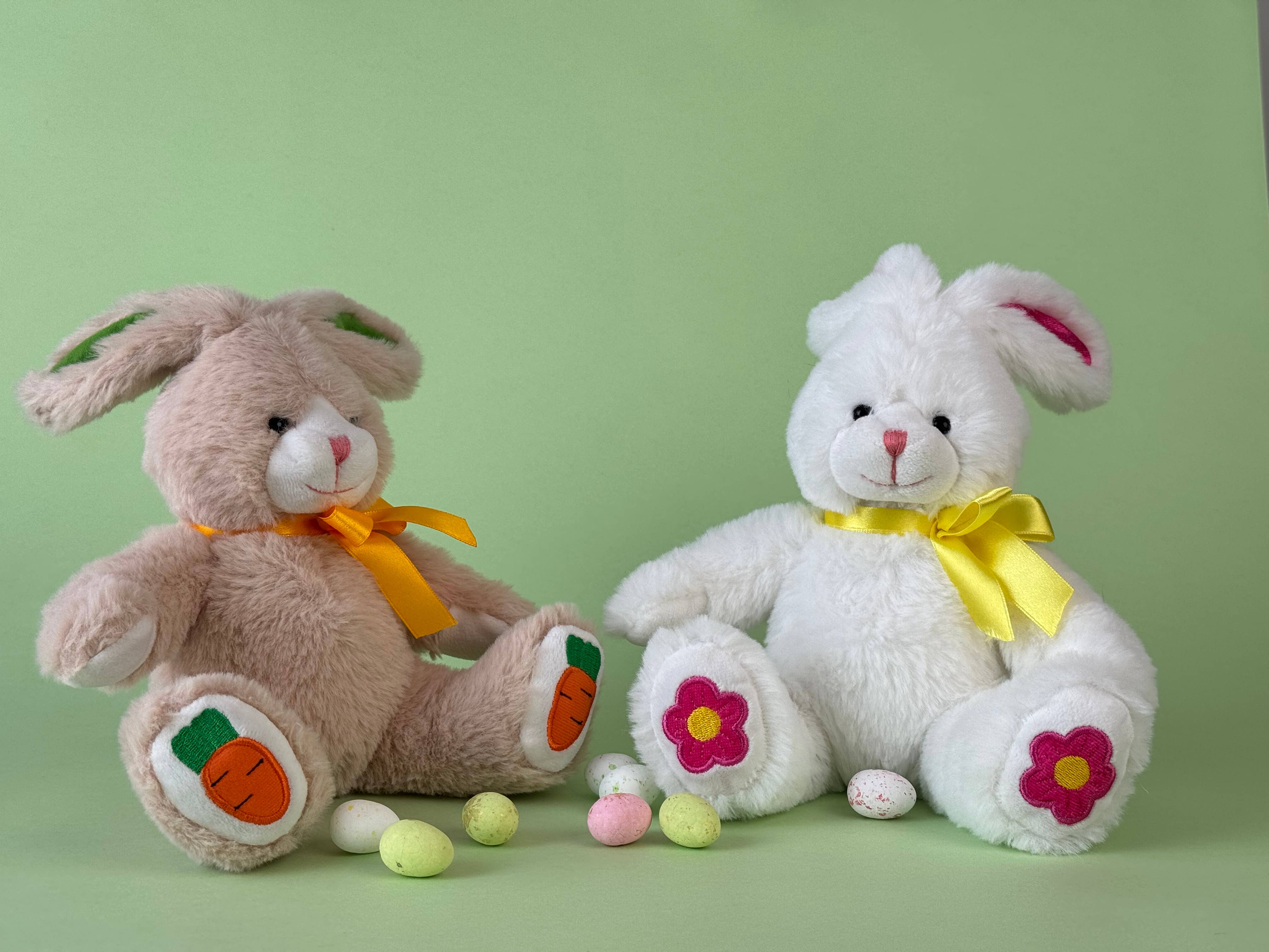 Plushland – wholesale Stuffed/plush toy – Kids & baby – 9" Easter bunny with Carrot and Flower accent | Easter Plush1