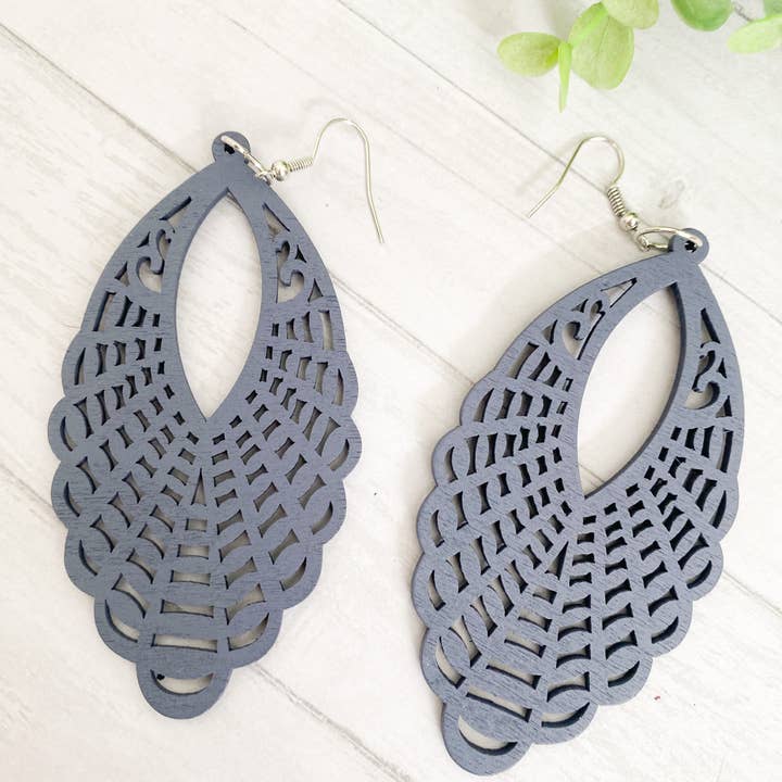 Netzohrringe aus Holz für den Großhandel von Daisy Mae and Company