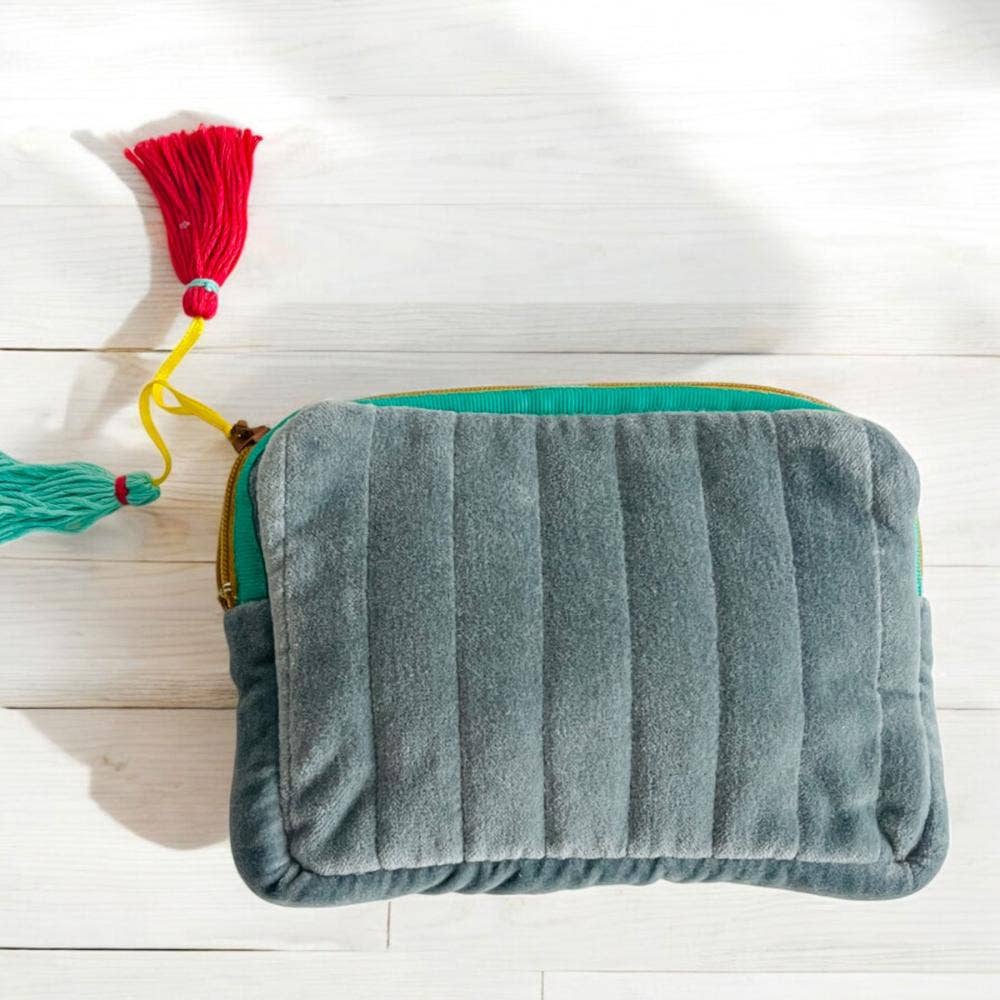 NOÏ Hamburg - Wholesale Makeup/Cosmetic Bag - Cosmetic Bag S Velvet Yoga Flower Circle Sky Blue2