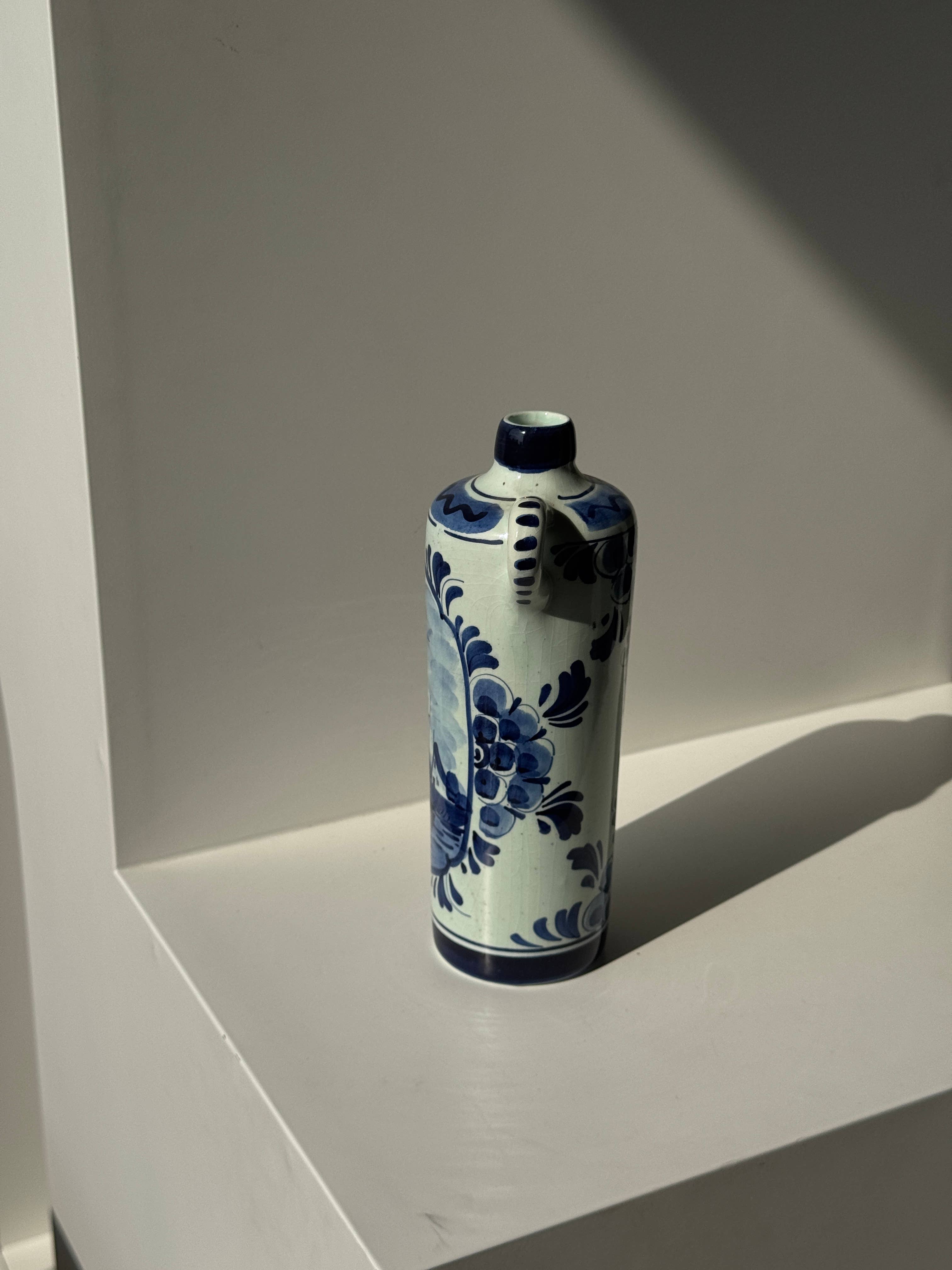 Office Objets - Wholesale Vase - Blue and white Dutch jug H249