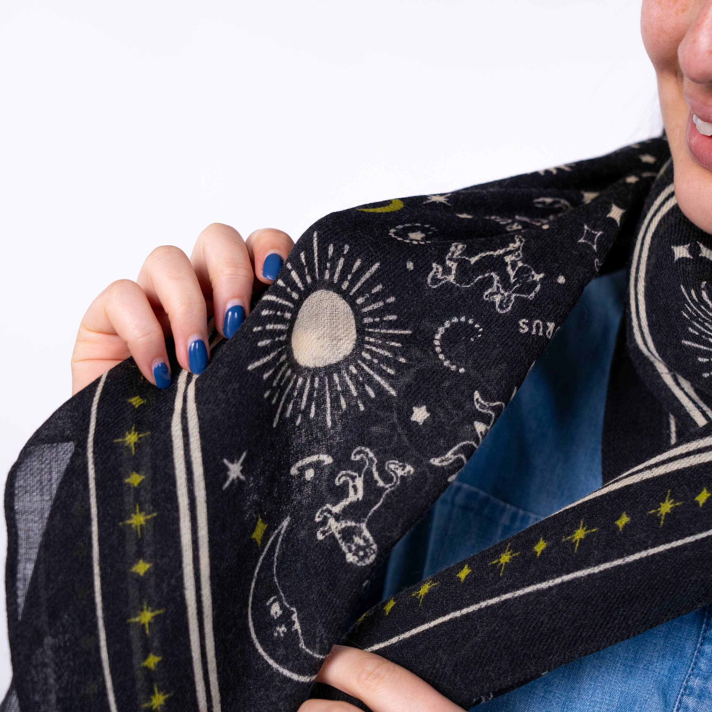 BILLYBELT - Wholesale Scarf - Women's - 100% Wool Scarf Madeleine Black2