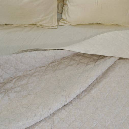 Trapunta in lino di farina d'avena fatta a mano con motivo a rombi per la vendita all'ingrosso da parte di Amore Beauté