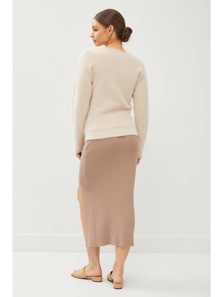 Be Cool - Wholesale Knit Sweater - Women's - FUZZY V-NECK SWEATER