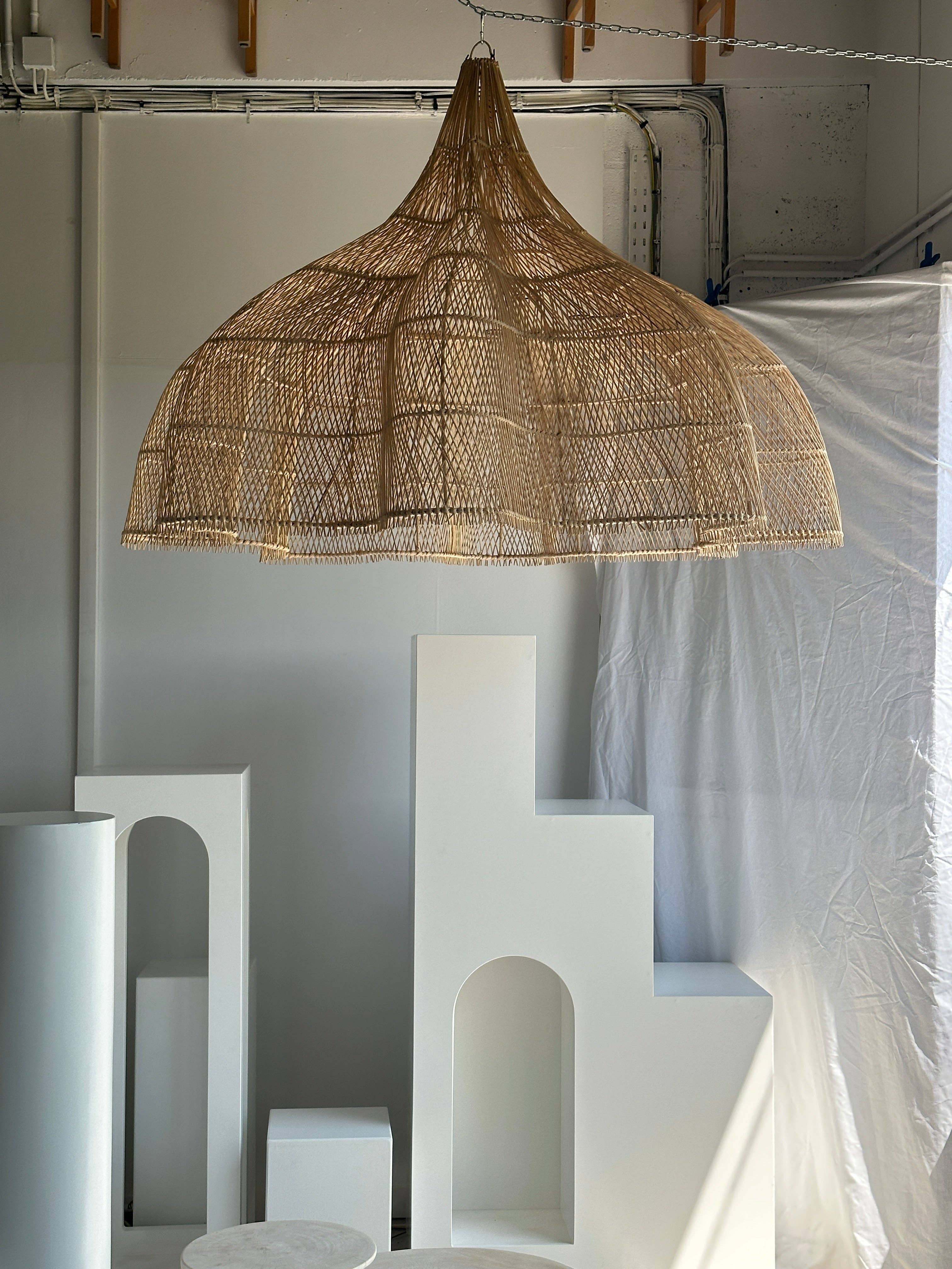 Office Objets - Wholesale Chandelier/Hanging Light - Immense rattan suspension in the shape of a flower, tulip, corolla H:1m; D:1m5010