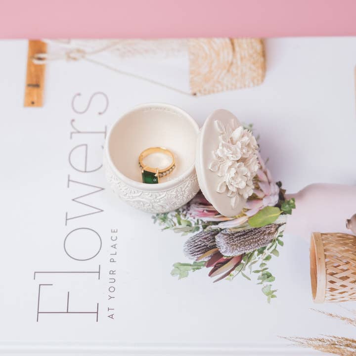 Cream White Blossom Box for wholesale on Faire4