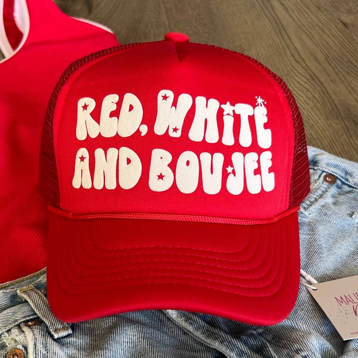 Casquette de camionneur rouge, blanche et Boujee du 4 juillet pour la vente par Malibu and Mint