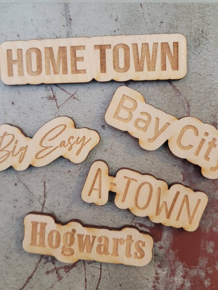 Magnete con Nome Personalizzabile in Legno di Betulla per la vendita all'ingrosso da parte di LetterCraft