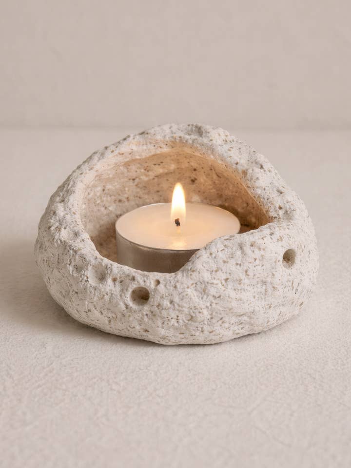 Organische, ambachtelijke keramische kandelaar. Handgemaakt. voor wholesale door veronicaruizceramica