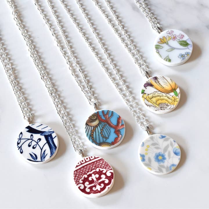 The Broken Plate Pendant Co - Vente Colliers à pendentif - Collier en forme de cercle Broken Plate 2