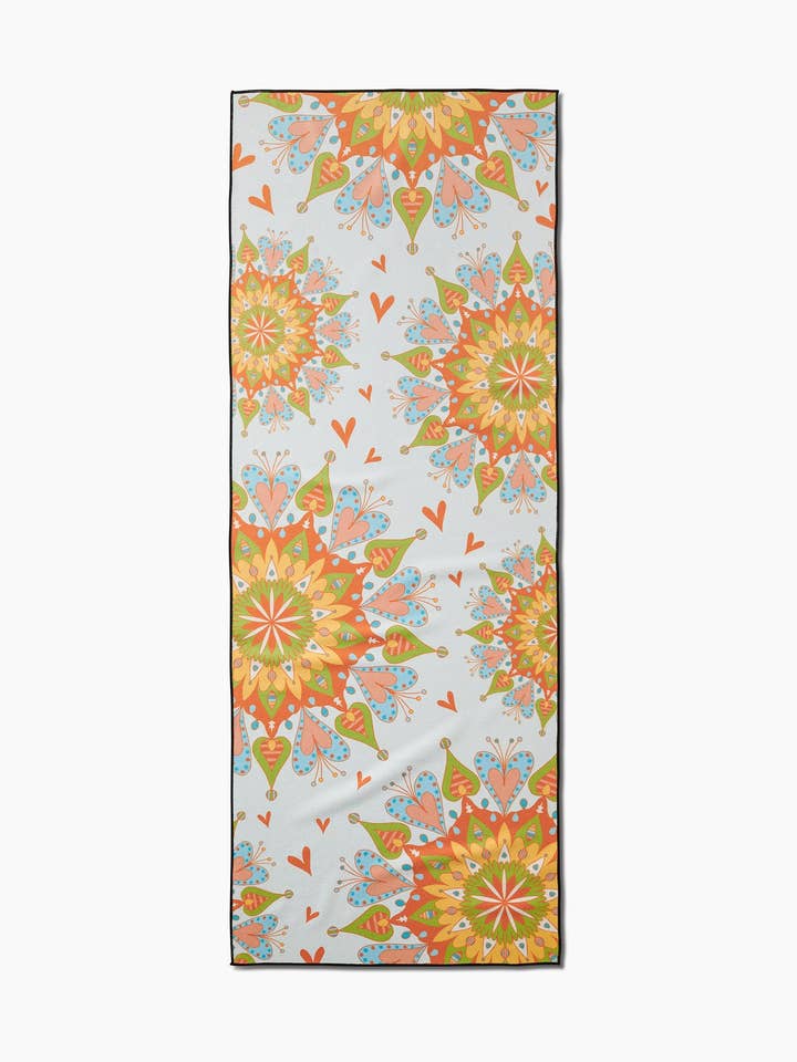 Serviette de yoga Mindful Mandalas pour la vente par Geometry