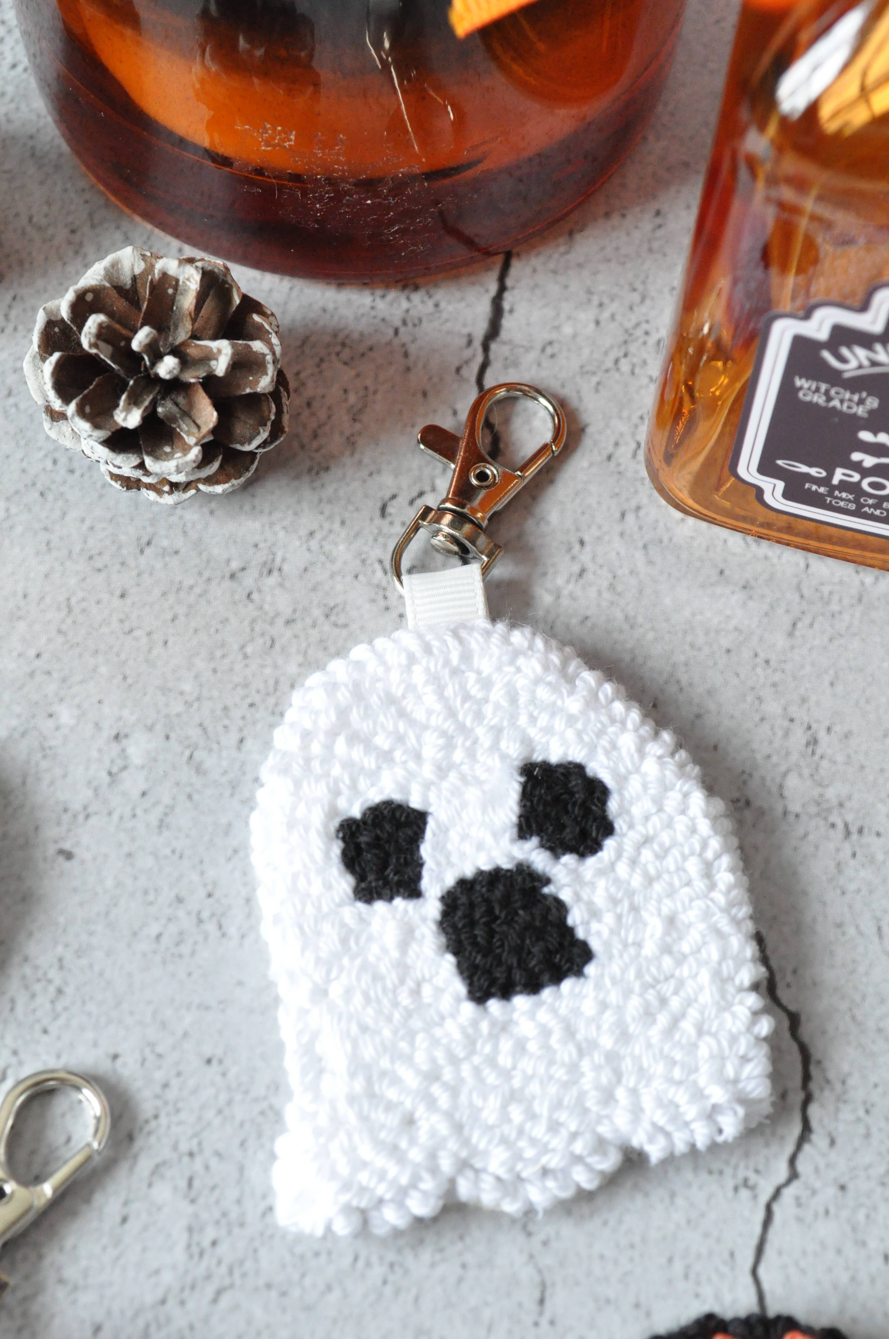 TheMellys – wholesale Keychain – Women's – Halloween  Punch Needle Keychain, Spooky Bag Charm2