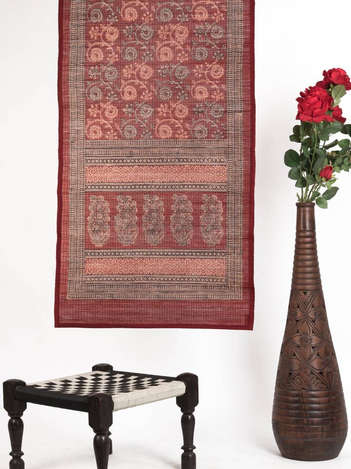 Floral Vigne Bagh Imprimé Bloc Bambou Suspension murale Rouge pour la vente par SVEZElife