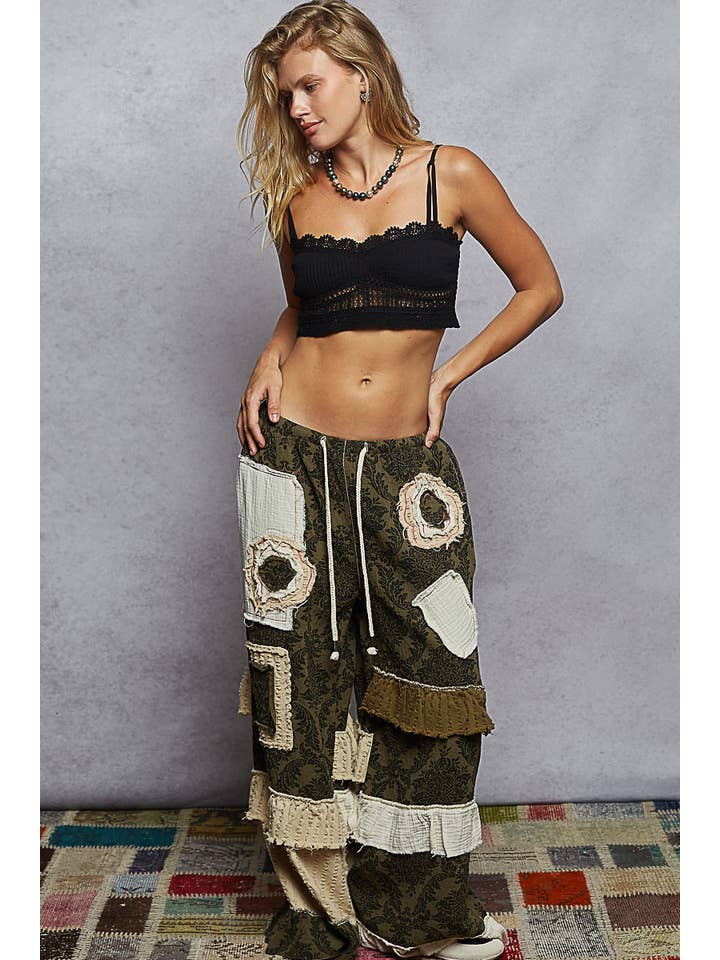 Pol Clothing - Wholesale Pants - Women's - Textured twill contrast ruffle printed woven wide pants19