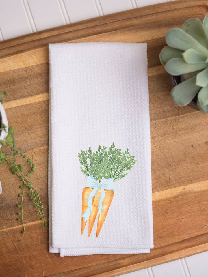 Torchon de cuisine de Pâques – Bouquet de carottes avec nœud pour la vente par The Navy Knot
