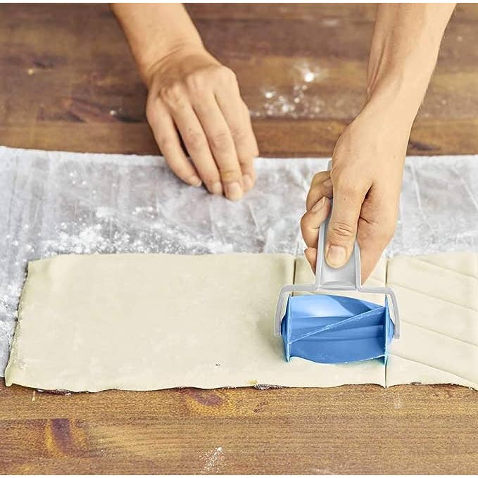 Ventures Int'l Products Inc. - Wholesale Kitchen Tool/Gadget - Betty Bossi Pocket Roller