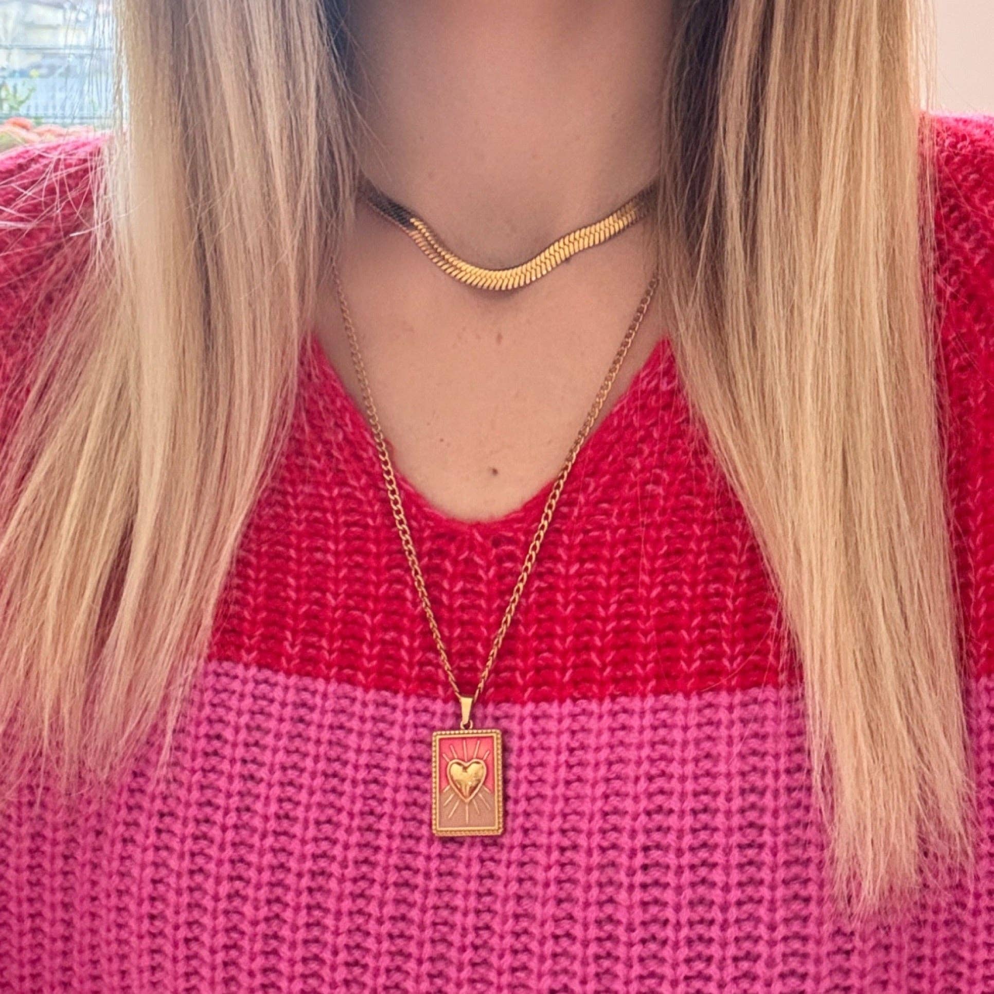 DUESTELLE ITALIA - Wholesale Pendant/Charm Necklace - Golden Love - Necklace with Heart Pendant in Steel4