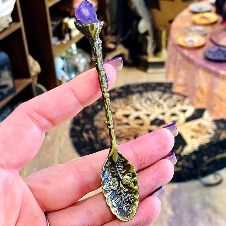Desarwen - Wholesale Meditation Supplies - witchy ritual spoon for herbs and incense with stone3