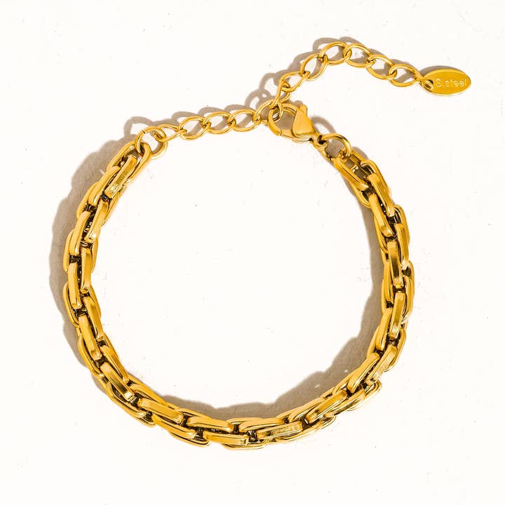Kolt 18K Gold Non-Tarnish Thin Chain Bracelet for wholesale on Faire