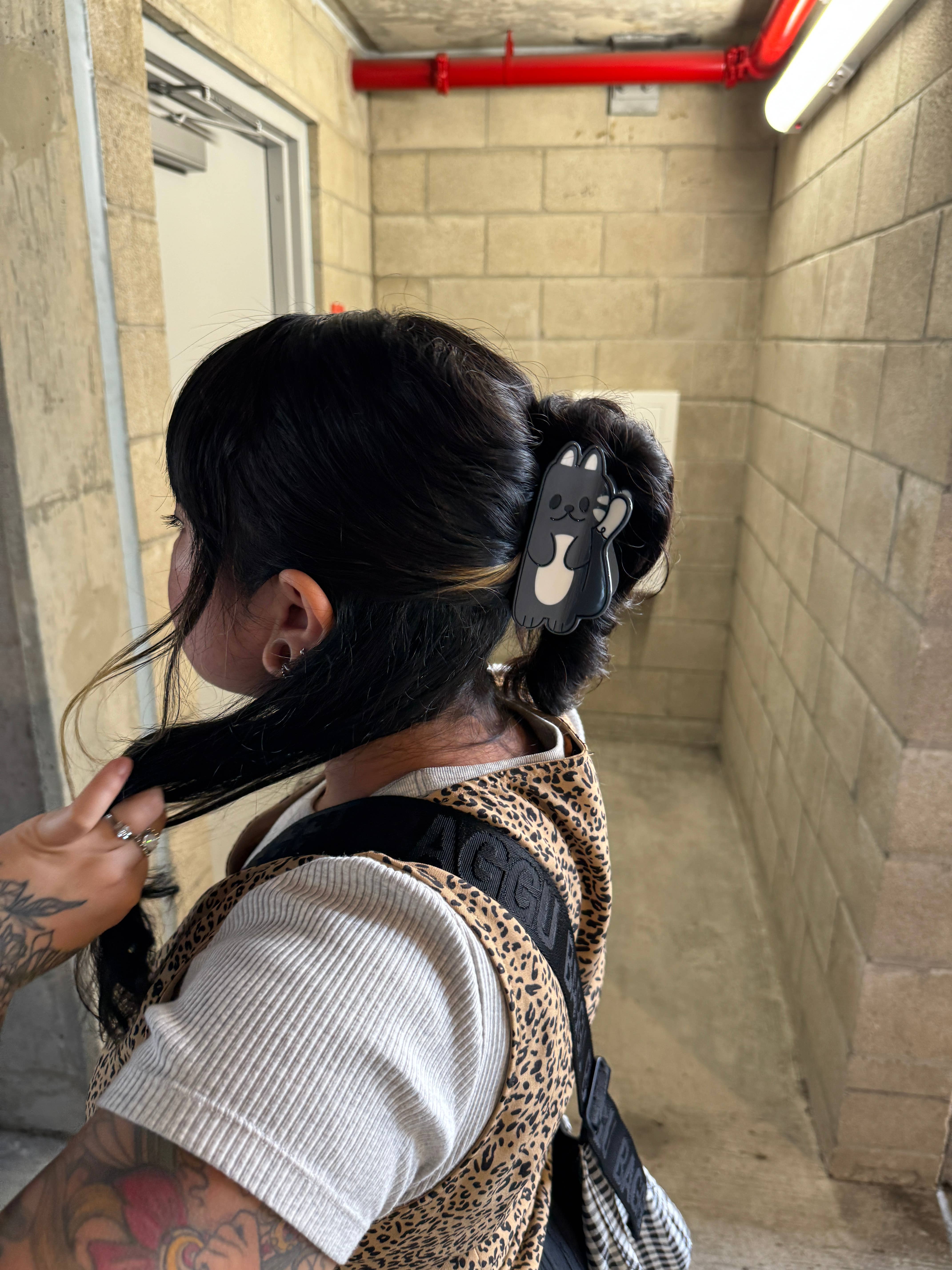 Kitt & Bunn Supply Co. - Wholesale Hair Clip - Women's - Lazy Cat Hair Claw Clip Accessory5