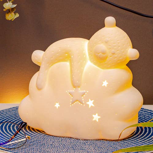 Lampada in porcellana -Sleepy Teddy per la vendita all'ingrosso da parte di L. GLOW Home