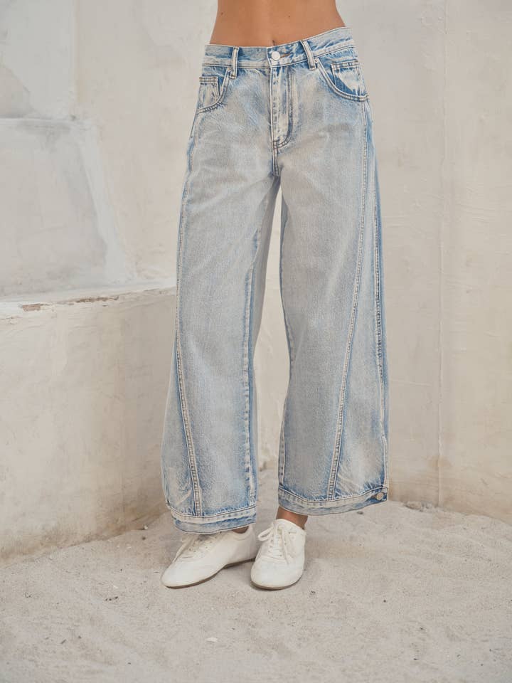 AJP5469 CURVE SIDESEAM TWO WAY DETAIL VINTAGE WASHED JEANS for wholesale by Aaron & Amber