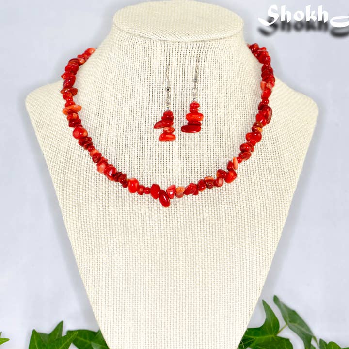 Ensemble collier et boucles d'oreilles en corail rouge naturel pour la vente par Shokh Jewelry