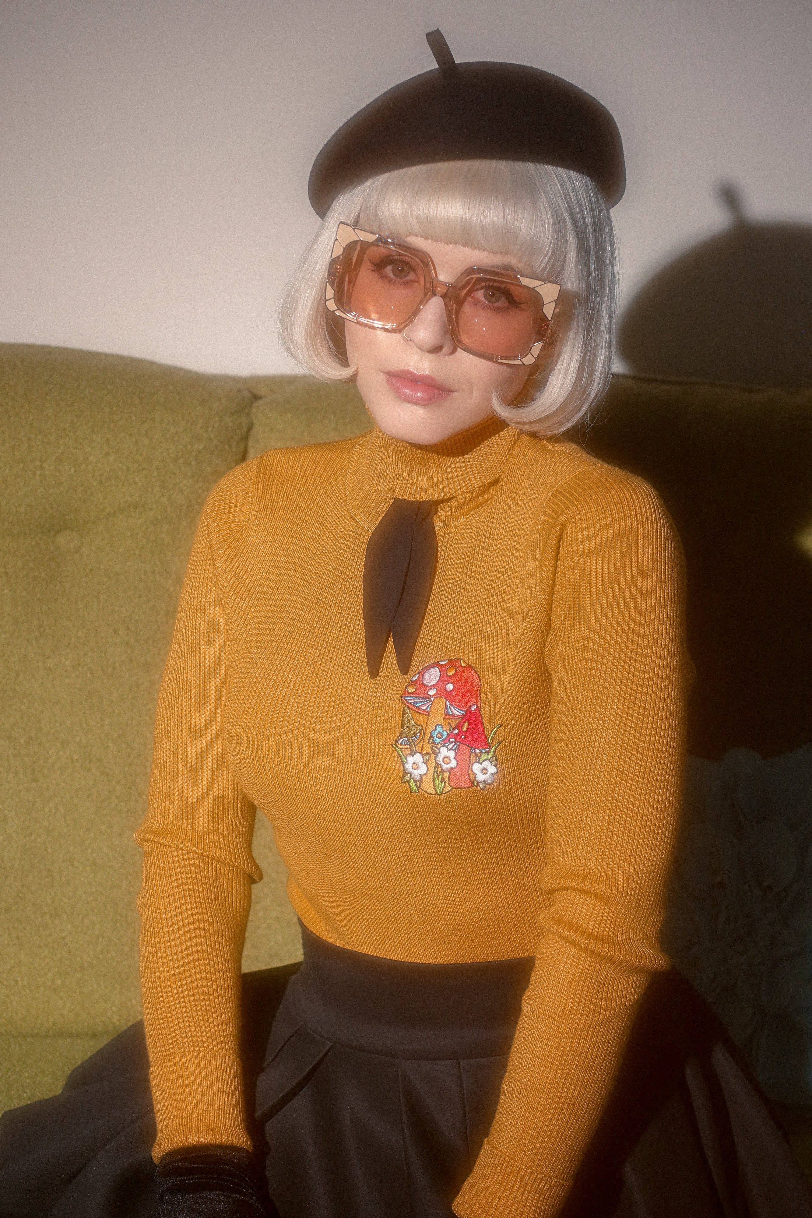 Mischief Made – Pulôver - Mulher por atacado – Camisola Gola Mostarda Gola1