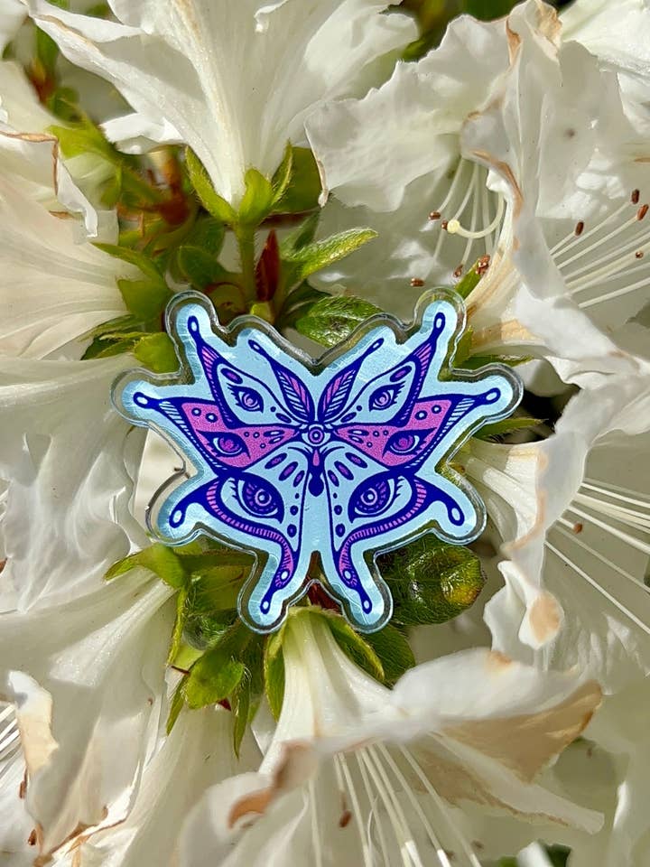 All-Seeing Moth akrylnål for engroshandel hos fox & koi: stickers and pins