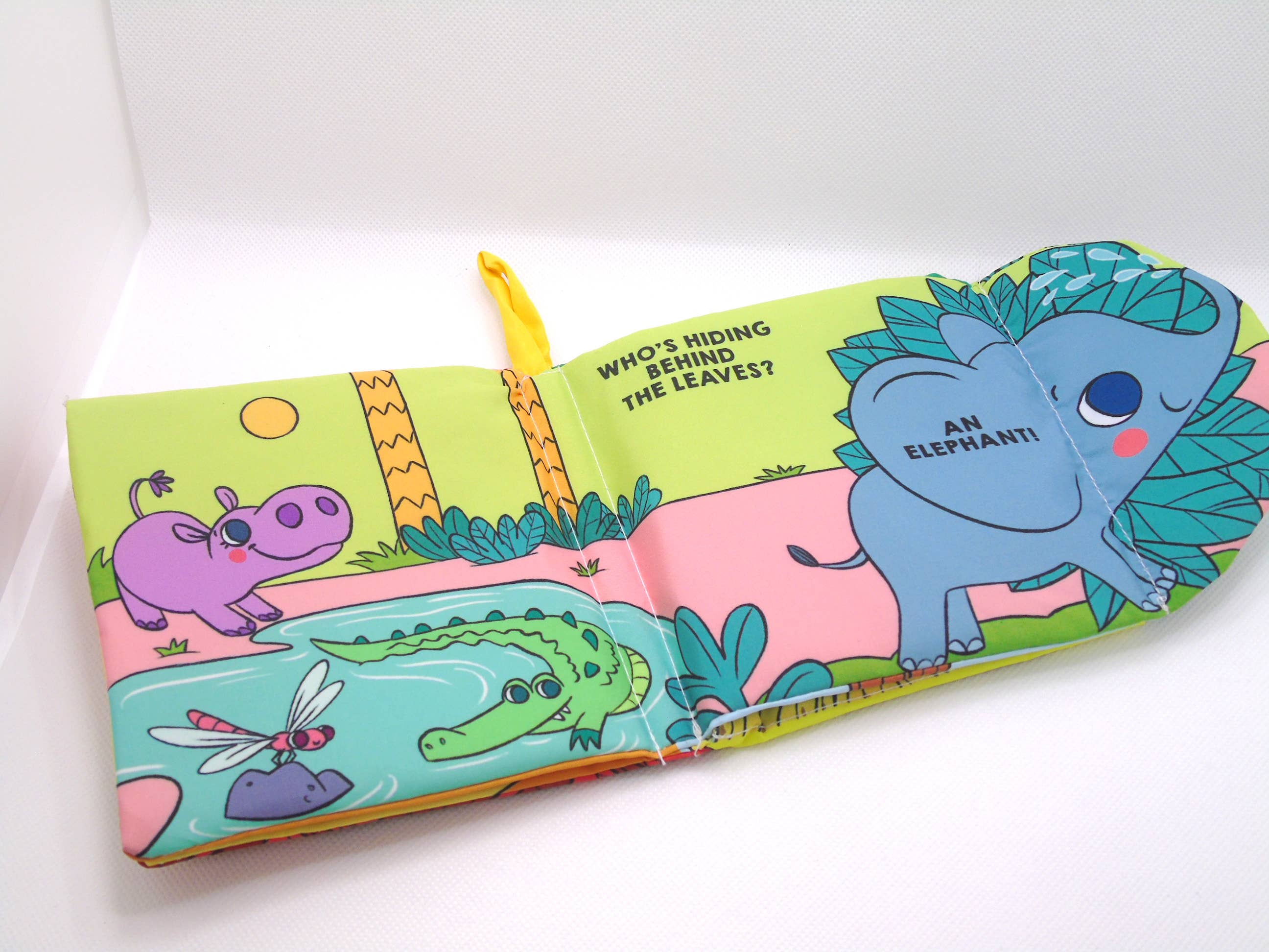 Editorial El Pirata – wholesale Baby- och småbarnsbok (0–2) – VEM GÖMMER SIG?: Tygbok med flikar2