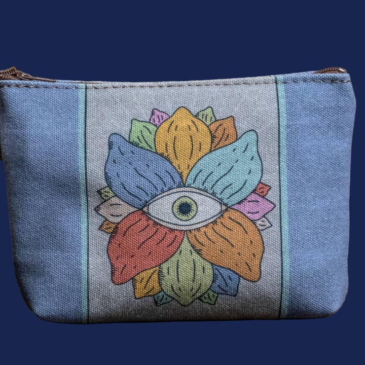 Lotus Eye | Pochette en toile MOYENNE imprimée à la main pour la vente par In Blue Handmade