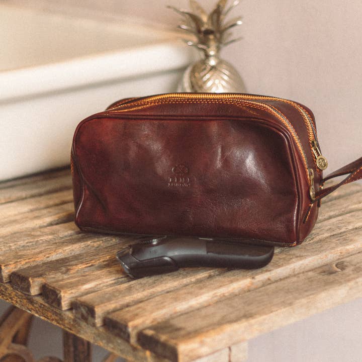 Time Resistance - Wholesale Makeup/Cosmetic Bag - Italian Brown Leather Cosmetic Bag - All the Kings Men