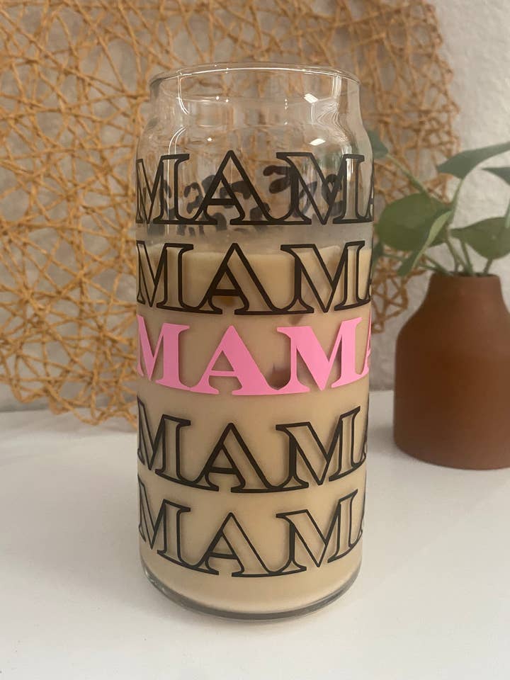 Tasse en verre Mama Leopard, 20 oz pour la vente par Will + Vivi