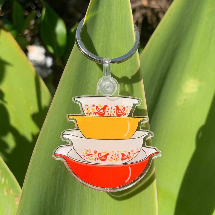 Extremely Retro - Wholesale Keychain - Women's - Vintage Friendship Pattern Pyrex Red and Orange Keychain0