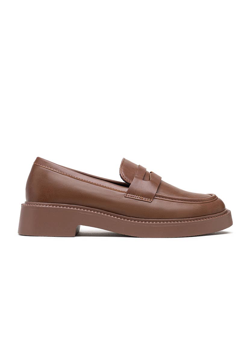 LADY GLORY - Wholesale Loafers - Women's - Sleek platform sole loafers – Minimal & modern look2