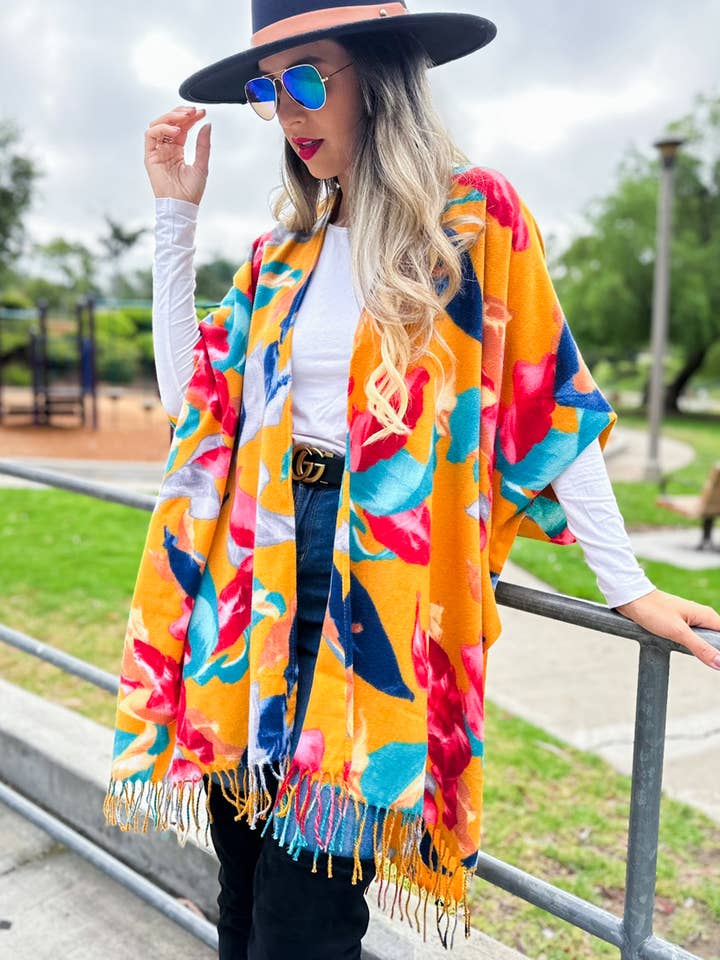 Flerfärgad Multi levande blommigt tryckt kimono kofta med tofs för wholesale på Faire