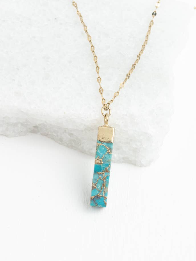 Brayden Collier avec pendentif turquoise pour la vente par Starfish Project, Inc