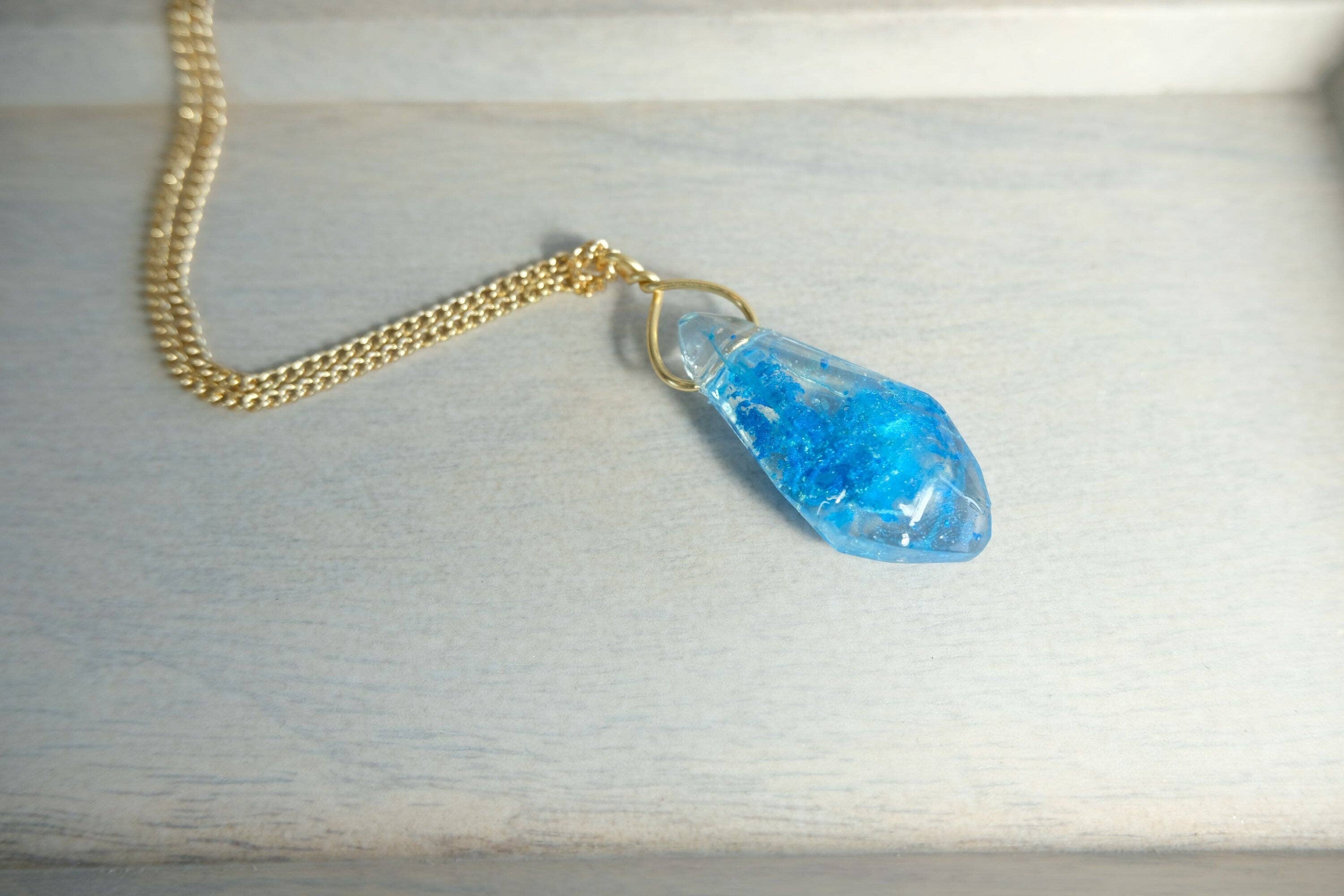 BlueButterflyBazaar - Wholesale Halskettinghanger - Ben Solo's Kyber kristallen ketting Star Wars cadeau4