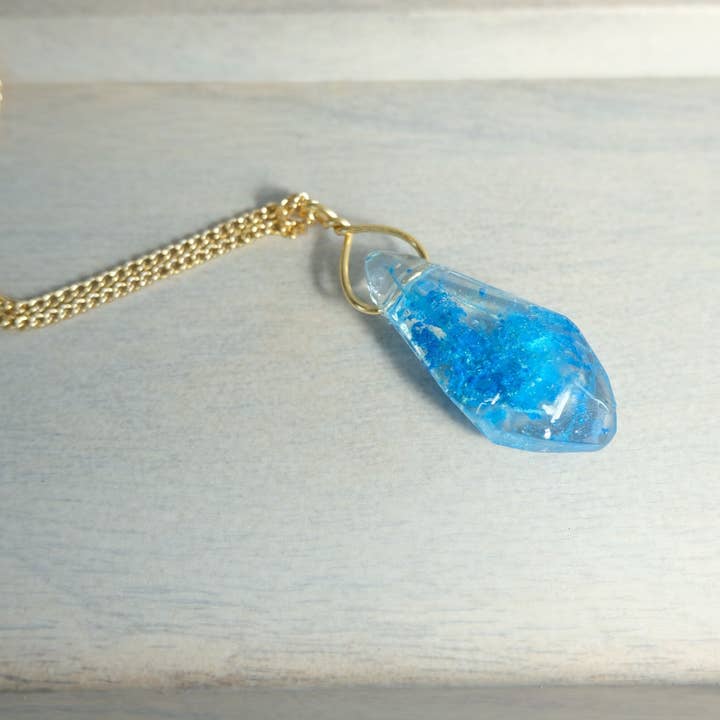 BlueButterflyBazaar - Wholesale Halskettinghanger - Ben Solo's Kyber kristallen ketting Star Wars cadeau4