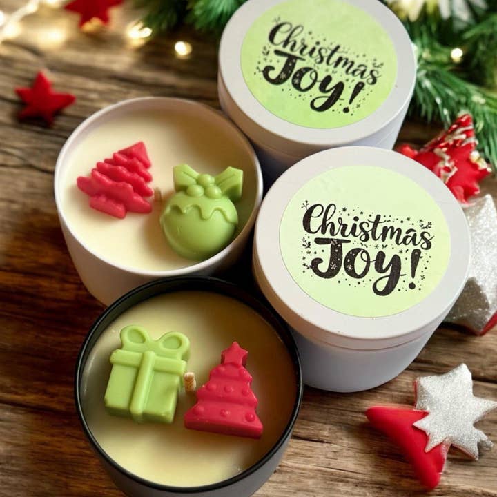 Bougie de Noël Joyeux Fêtes en boîte 4 oz pour la vente par Karly’s Candles