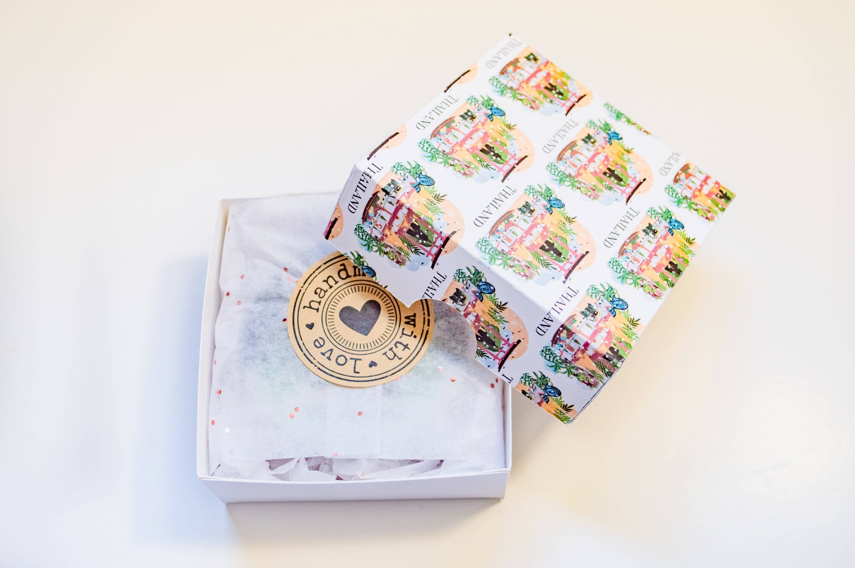 simply blessed shy - Wholesale Gift Box - Travel Themed Illustrated Ornament Gift Boxes6