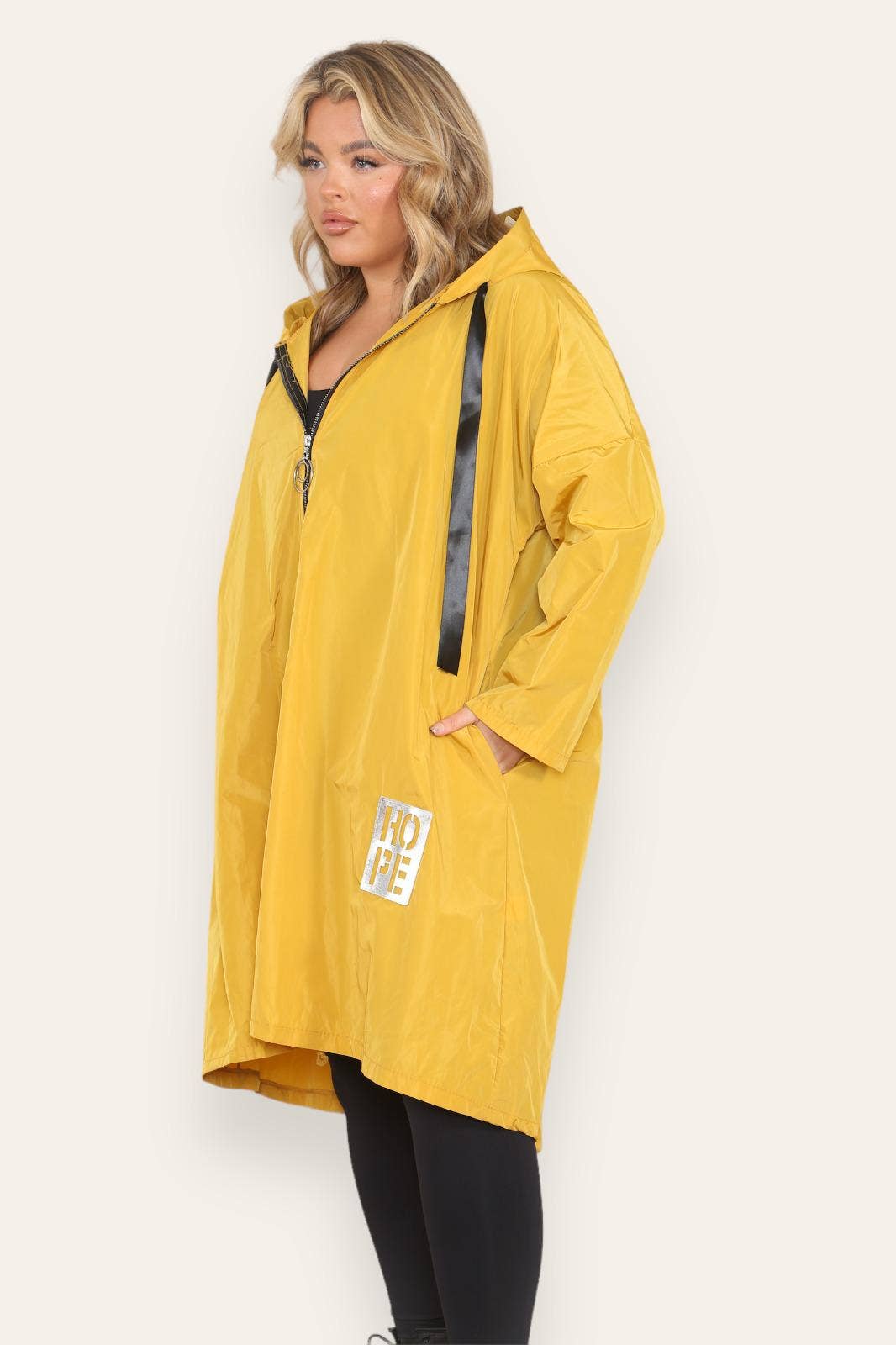 Miss Bold - Wholesale Raincoat - Women's - Oversized Hooded Rain Mac31