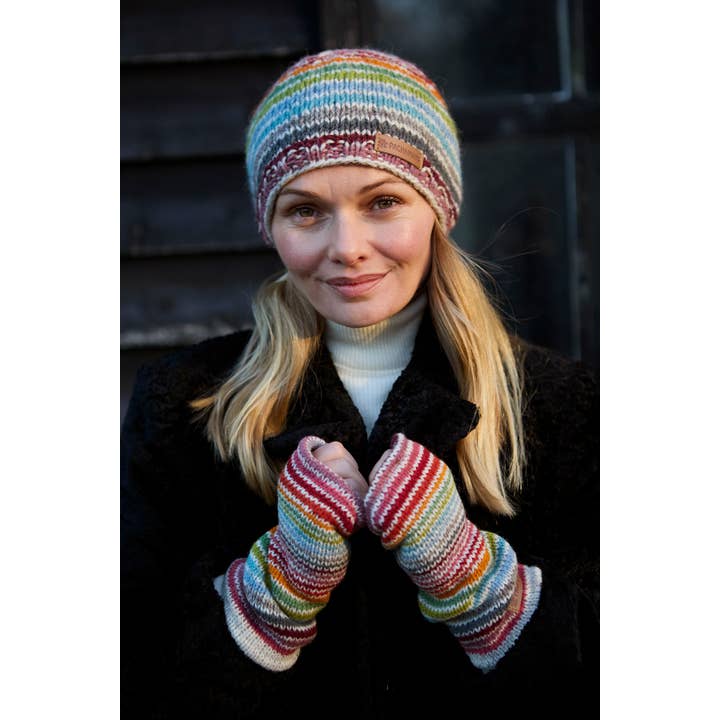 Un colore Cappello Hoxton a righe colorate in lana lavorata a maglia in vendita all'ingrosso su Faire2