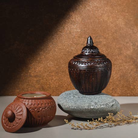 Black Earthern Glow Scented Candle: Beeswax Handmade Candle for wholesale on Faire0