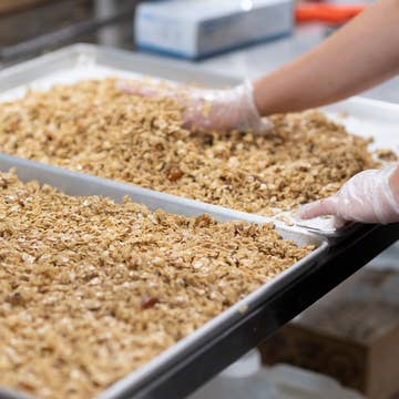 Butterfly Bakery of Vermont – Großhandel Granola – 6,8 kg & 3,2 kg Bulk Erdnuss Ahorn Vanille Granola1