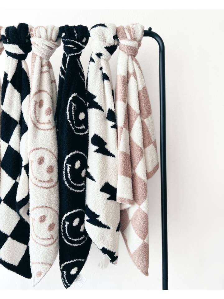 Lucky Panda Kids - Wholesale Bedding Blanket - Kids & Baby - Smiley Fuzzy Blanket | Latte3