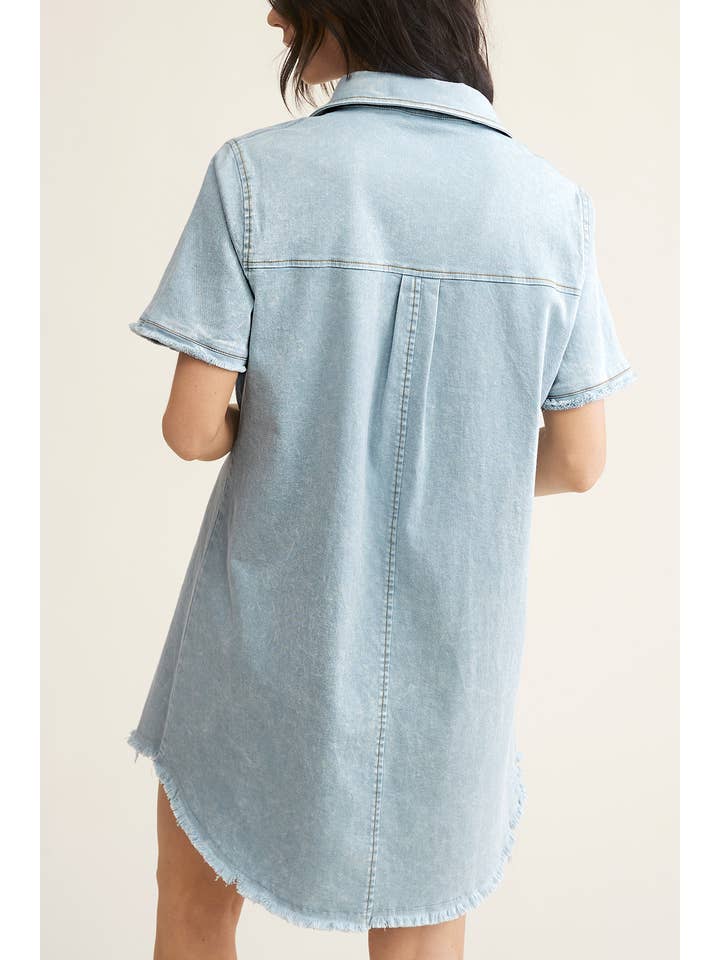 Cielo MCD9319-Abito a tunica in denim chiaro con bordo grezzo lavato minerale in vendita all'ingrosso su Faire12