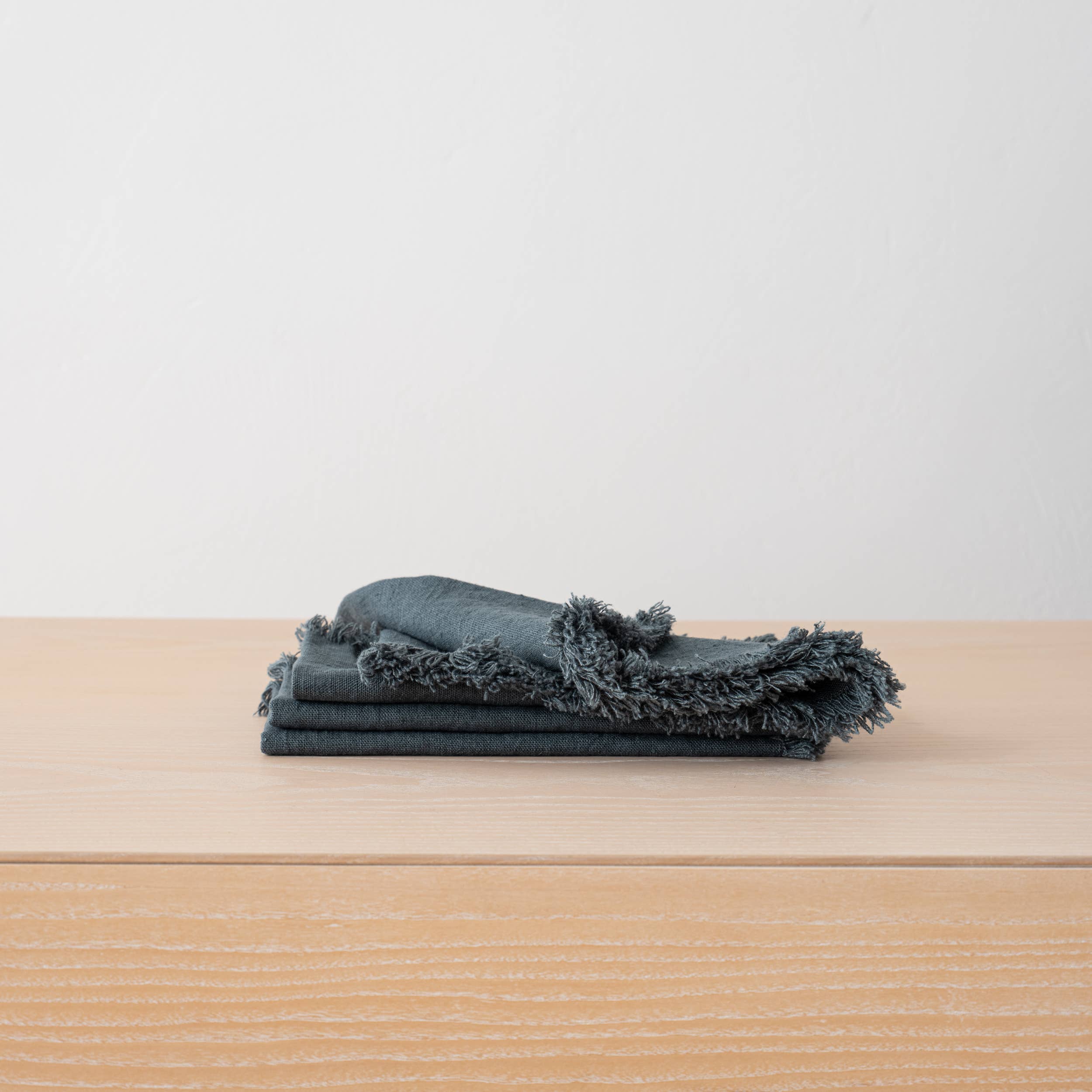 LinenMe - Wholesale Dinner & Cloth Napkin - Hand-Made Linen Napkin Terra Fringe Various 30 Colors1