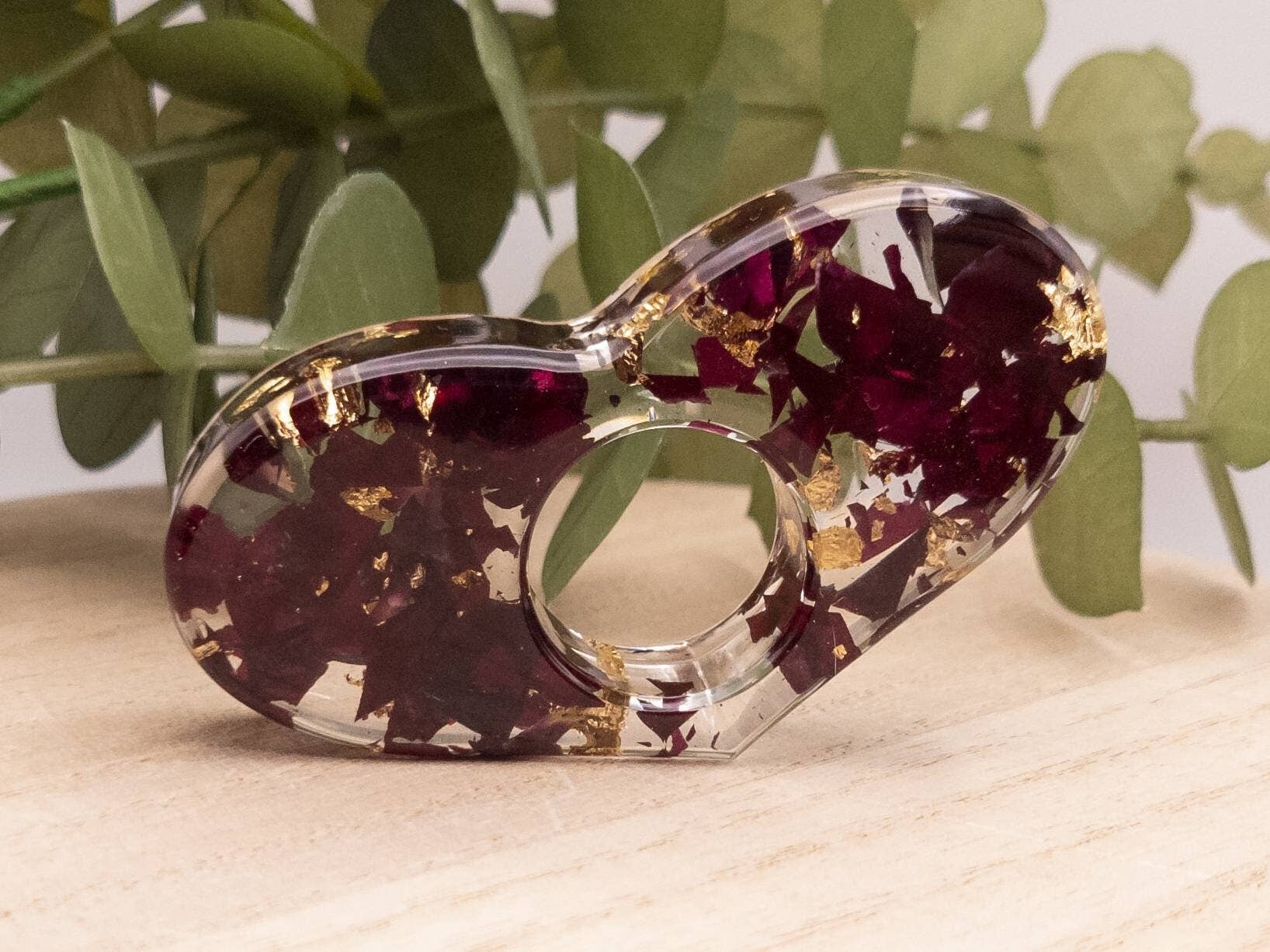 Botanically Bookish - Wholesale Book Holder - Rose & Gold Book Page Holder, Flower Thumb Page Spreader1