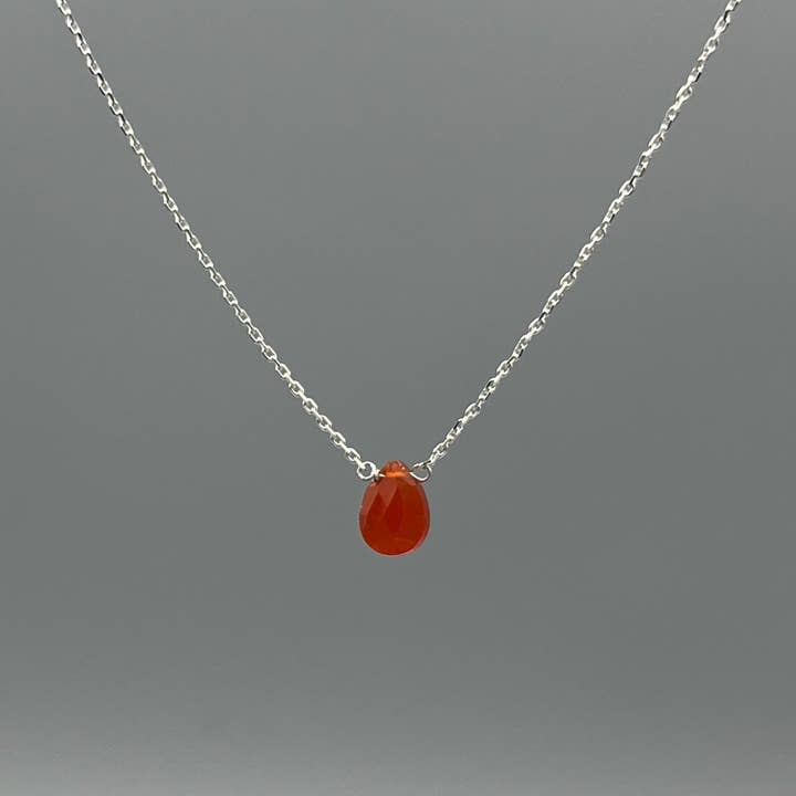 Something Silver – Großhandel Kette mit Anhänger/Charm – Zarte Tropfen-Edelstein-Halskette3